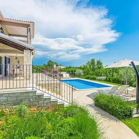 Sterpazzi Sleeps 8 Pool Air Con Wifi Strpačići