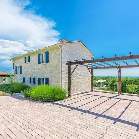 Sterpazzi Sleeps 8 Pool Air Con Wifi 别墅