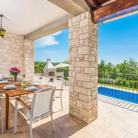 Villa Sterpazzi Sleeps 8 Pool Air Con Wifi