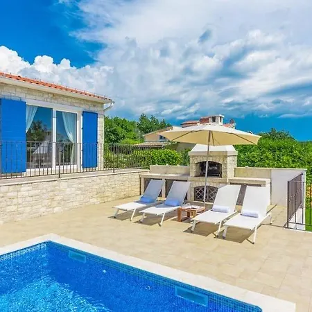 Villa Sterpazzi Sleeps 8 Pool Air Con Wifi *