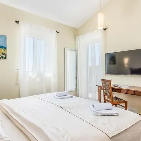 Sterpazzi Sleeps 8 Pool Air Con Wifi