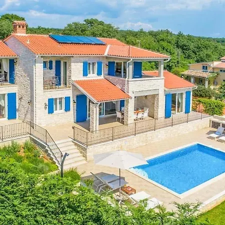 Sterpazzi Sleeps 8 Pool Air Con Wifi 别墅 *