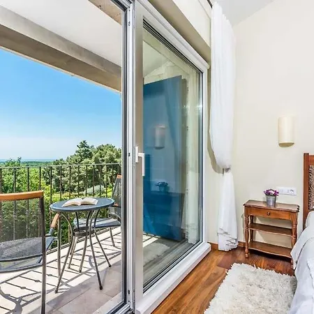 Sterpazzi Sleeps 8 Pool Air Con Wifi Villa *