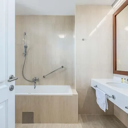Sterpazzi Sleeps 8 Pool Air Con Wifi