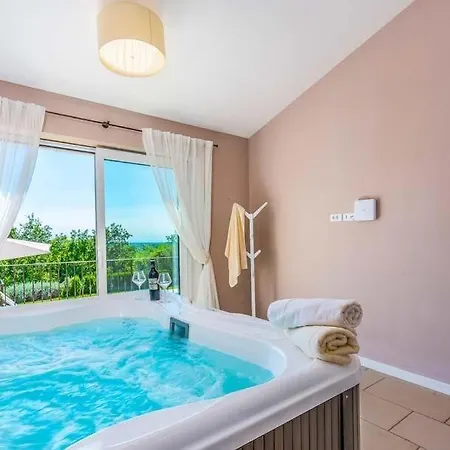 Sterpazzi Sleeps 8 Pool Air Con Wifi 别墅 Strpacici