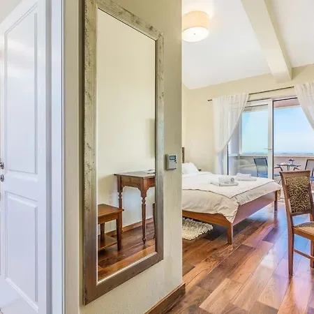 Sterpazzi Sleeps 8 Pool Air Con Wifi Strpacici