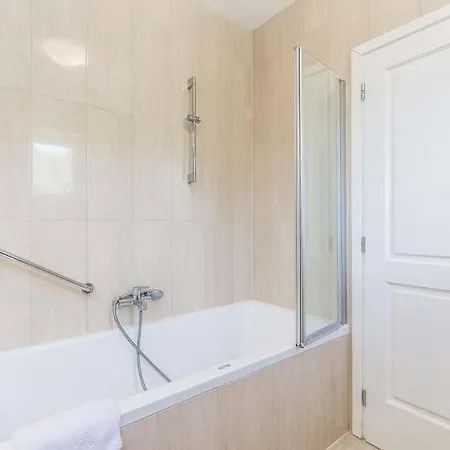 Sterpazzi Sleeps 8 Pool Air Con Wifi